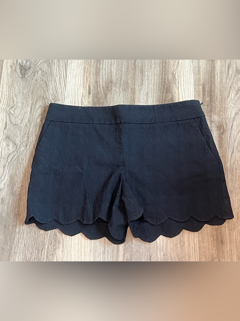 LOFT The Riviera Scalloped Hem Shorts in Black